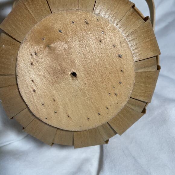 Peterboro Basket Medium Round Wood Picnic Basket Plastic Liner 8” Vintage - Picture 6 of 6